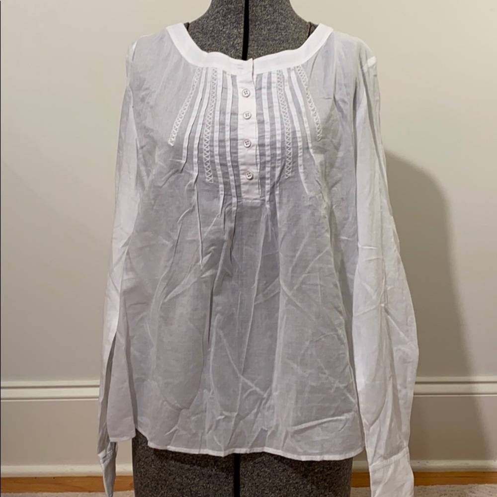 Vineyard Vines Light Embroidered Top